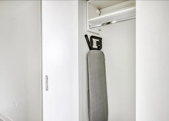 W Loop W Gym Pool Coworking Nr Uic Chi-438 Chicago
