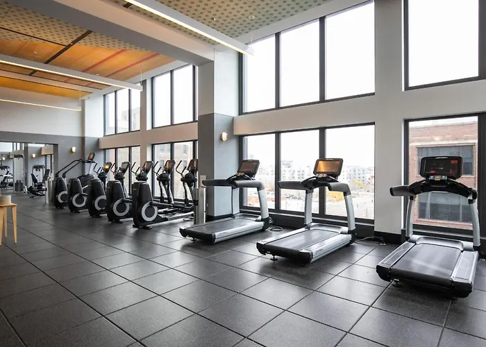 W Loop W Gym Pool Coworking Nr Uic Chi-438 *