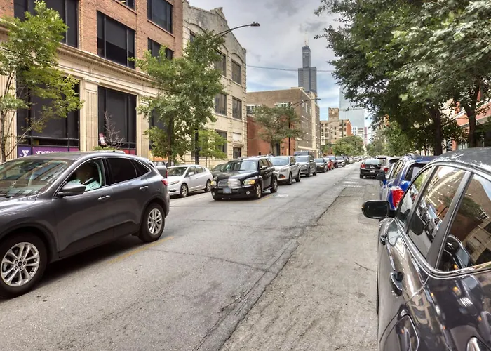 W Loop W Gym Pool Coworking Nr Uic Chi-438